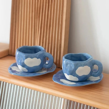 Креативен керамични набор от кафе чаши и тави, употребявани Красива чаена чаша ръчна изработка за домашна закуска, млечни чаша за еспресо, кафе с чинийка, сладък подарък за момичета